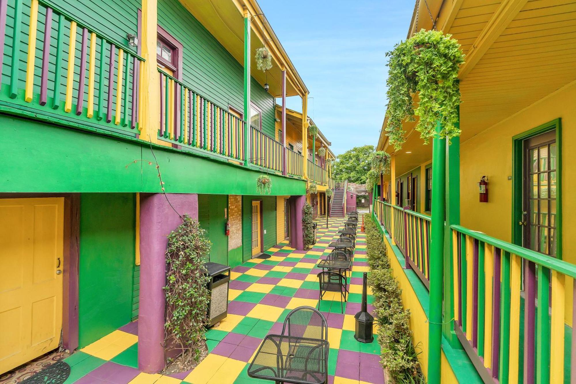 Historic Mardi Gras Inn นิวออร์ลีนส์ ภายนอก รูปภาพ
