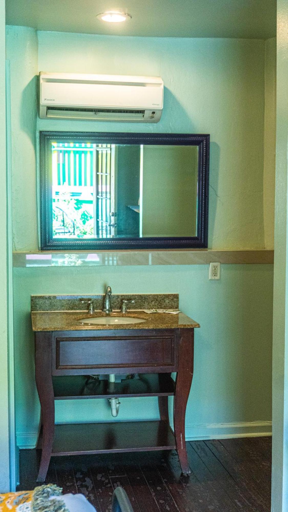 Historic Mardi Gras Inn นิวออร์ลีนส์ ภายนอก รูปภาพ