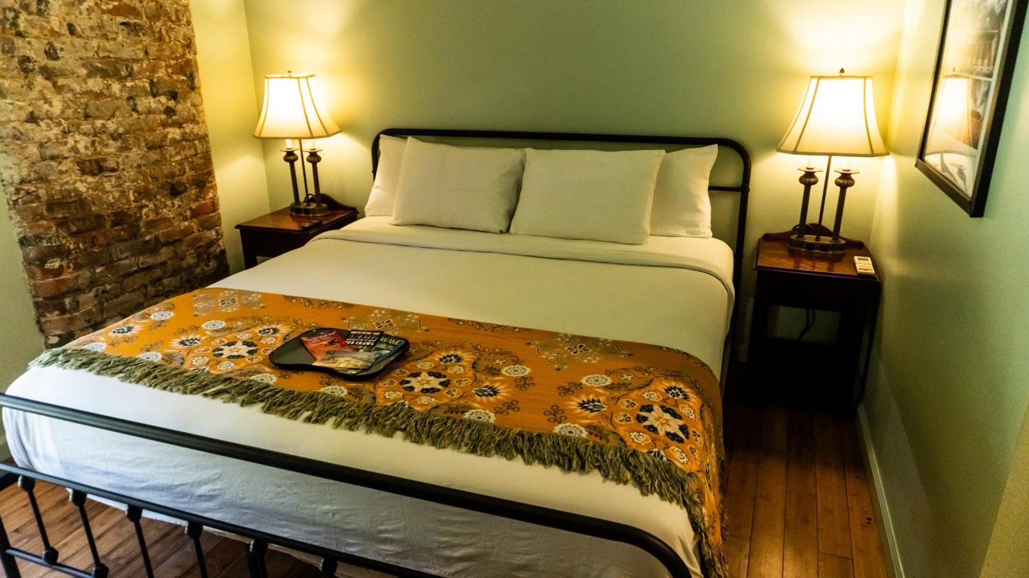 Historic Mardi Gras Inn นิวออร์ลีนส์ ภายนอก รูปภาพ