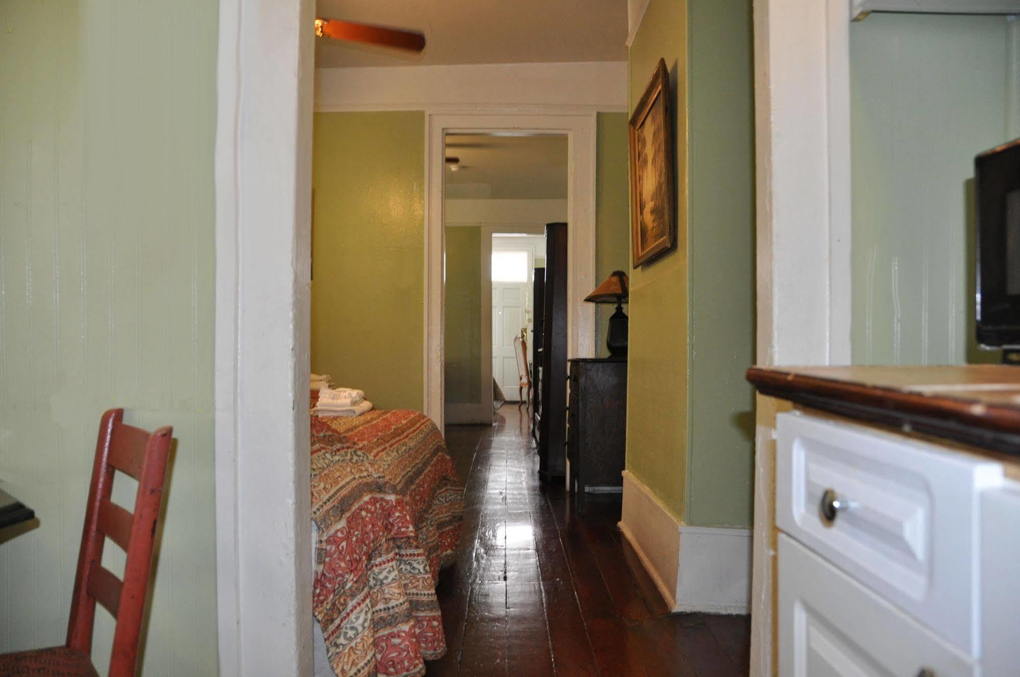 Historic Mardi Gras Inn นิวออร์ลีนส์ ภายนอก รูปภาพ